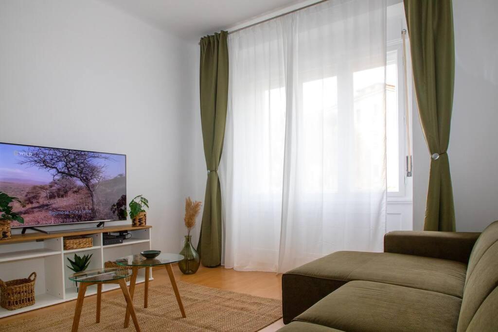 Brand New City Center Apartment Nostalgija Сплит Экстерьер фото